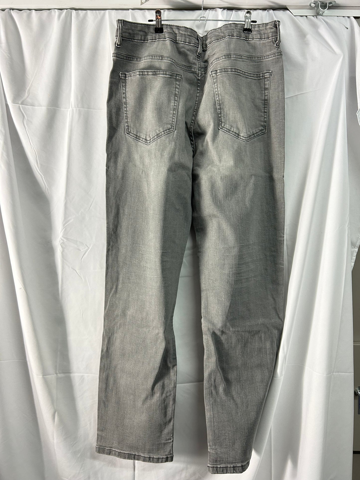 Men’s George@Asda grey loose jeans - size 38 inch waist, 32 inch waist -George@Asda