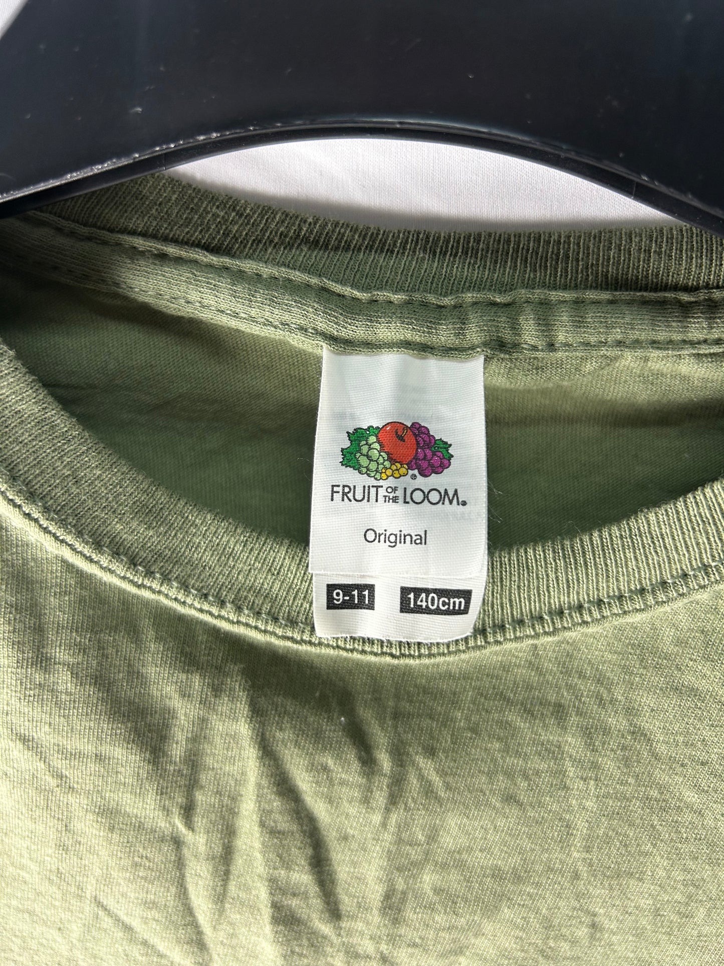 Kids age 9-11 - green ‘fruit of the loom’ T-shirt