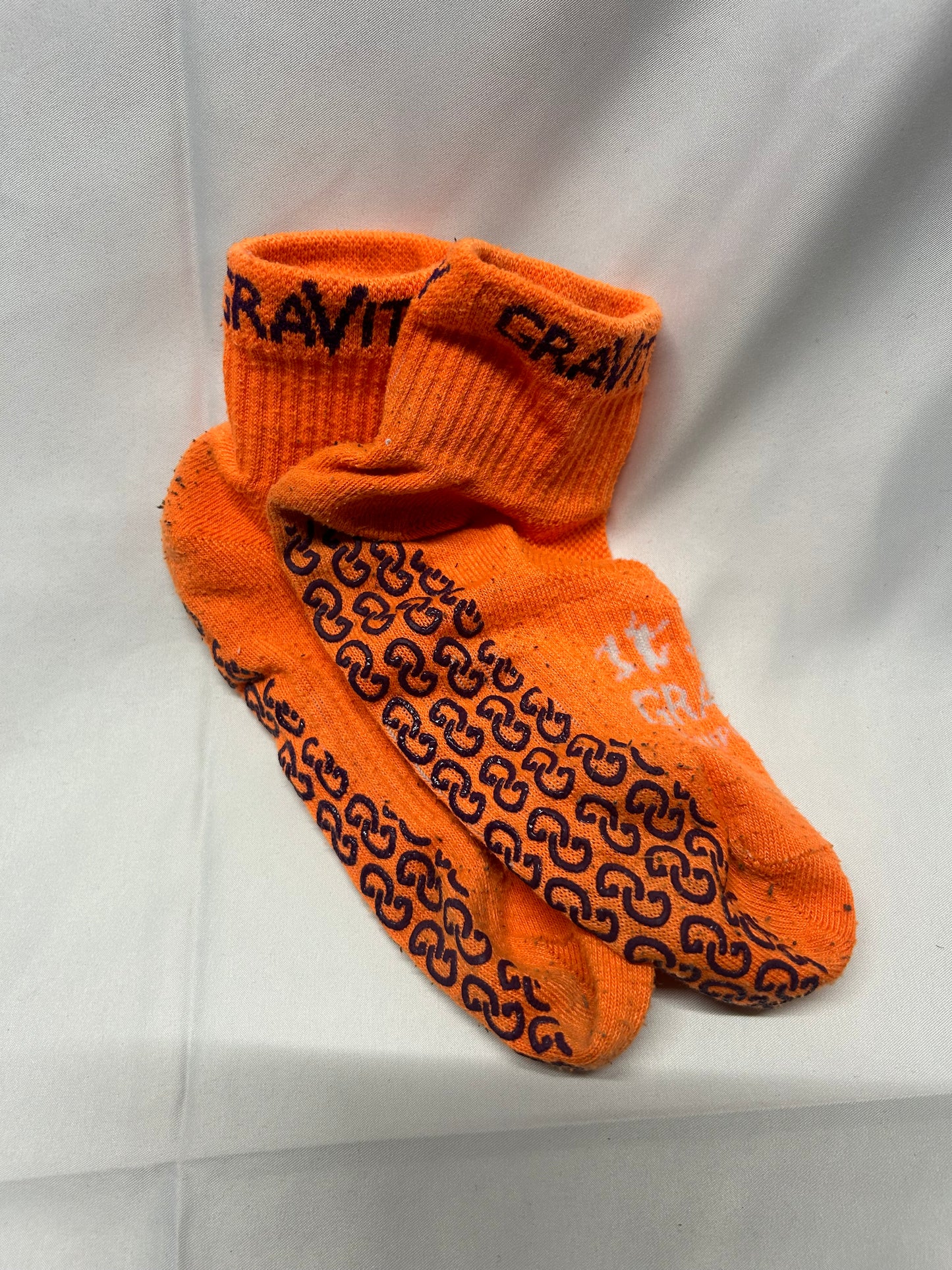 Kids Gravity Orange and Black Socks
