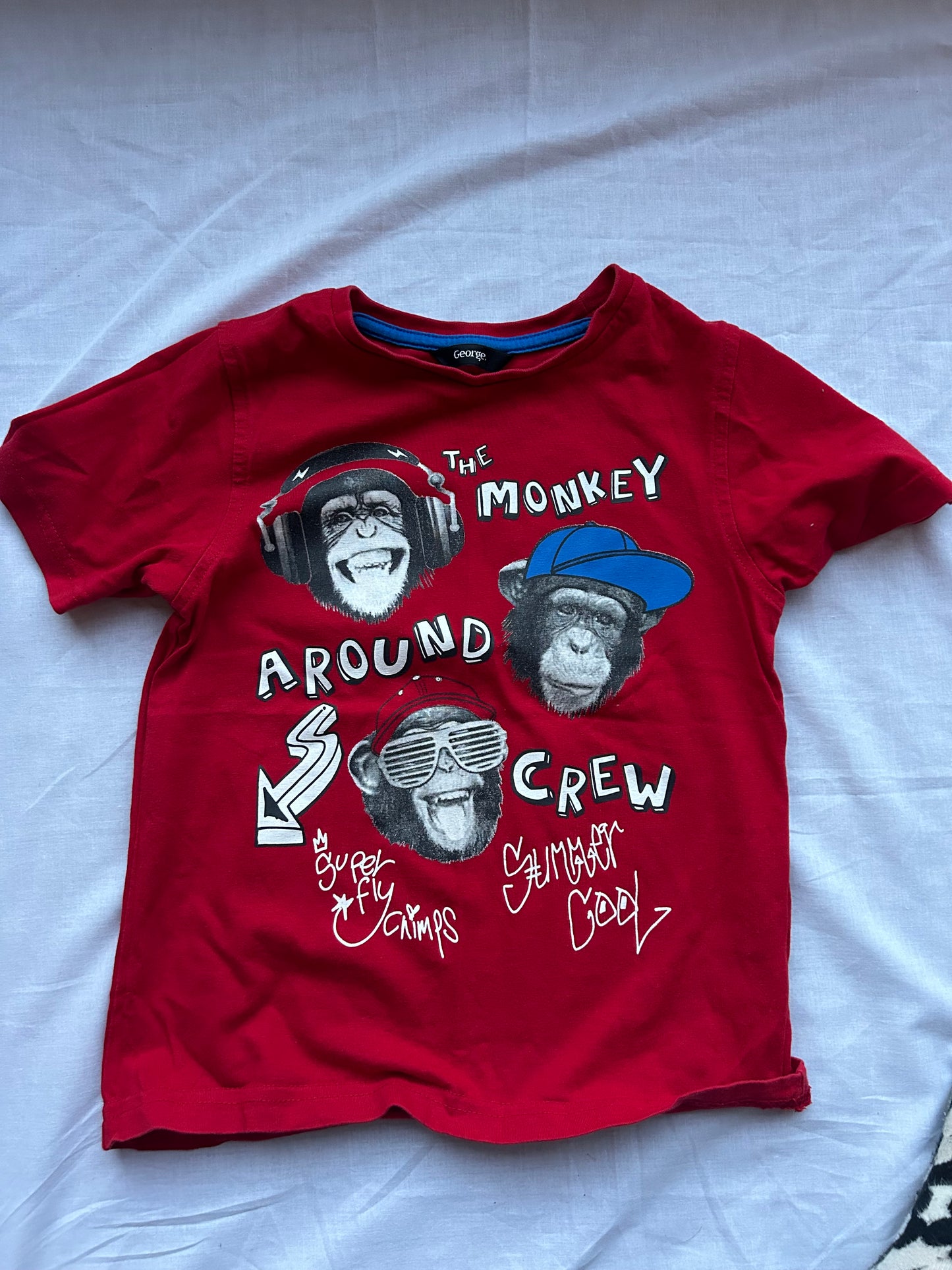 Kids 5-6 red T-shirt monkey