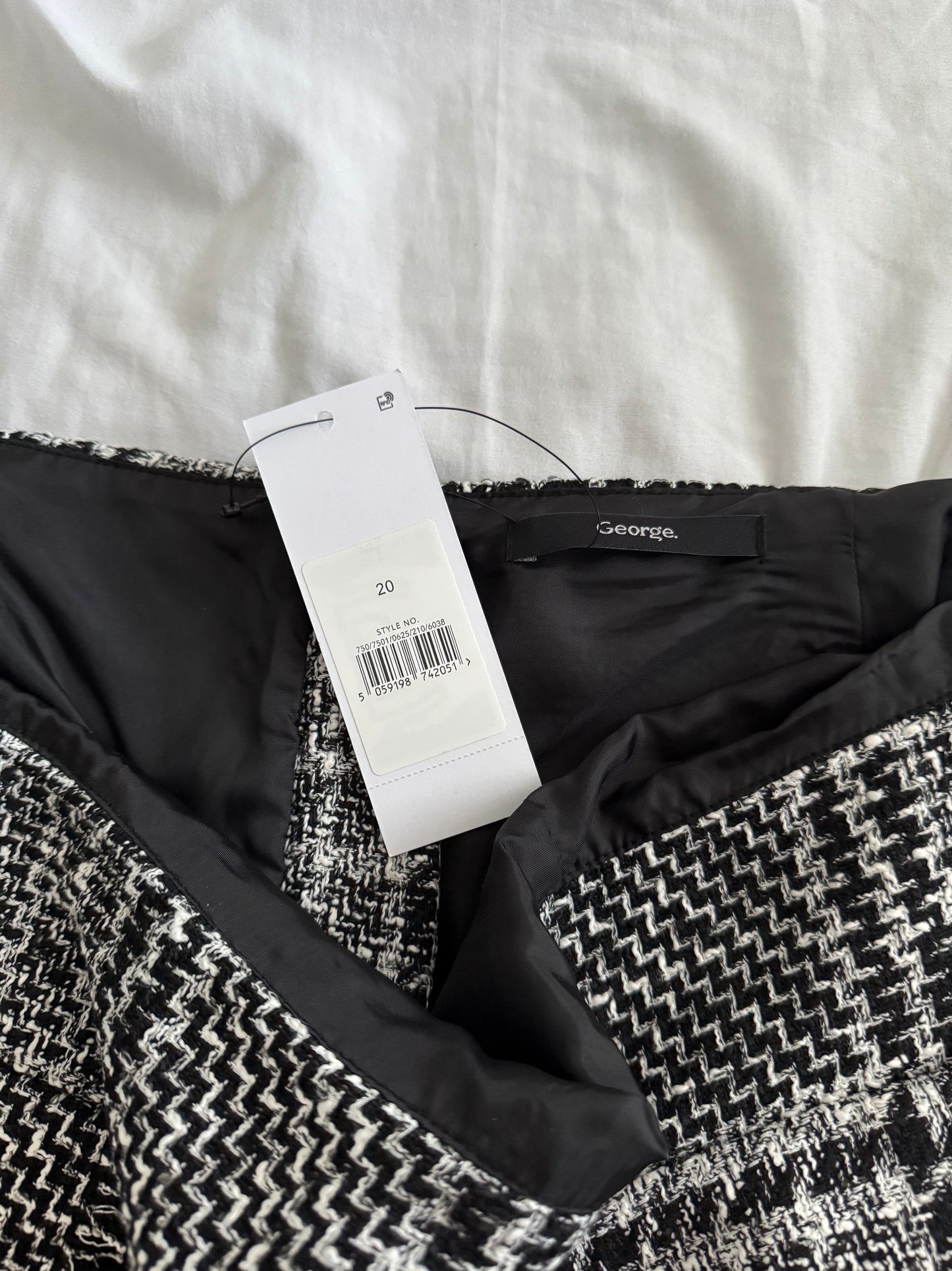 Ladies size 20 - George skirt