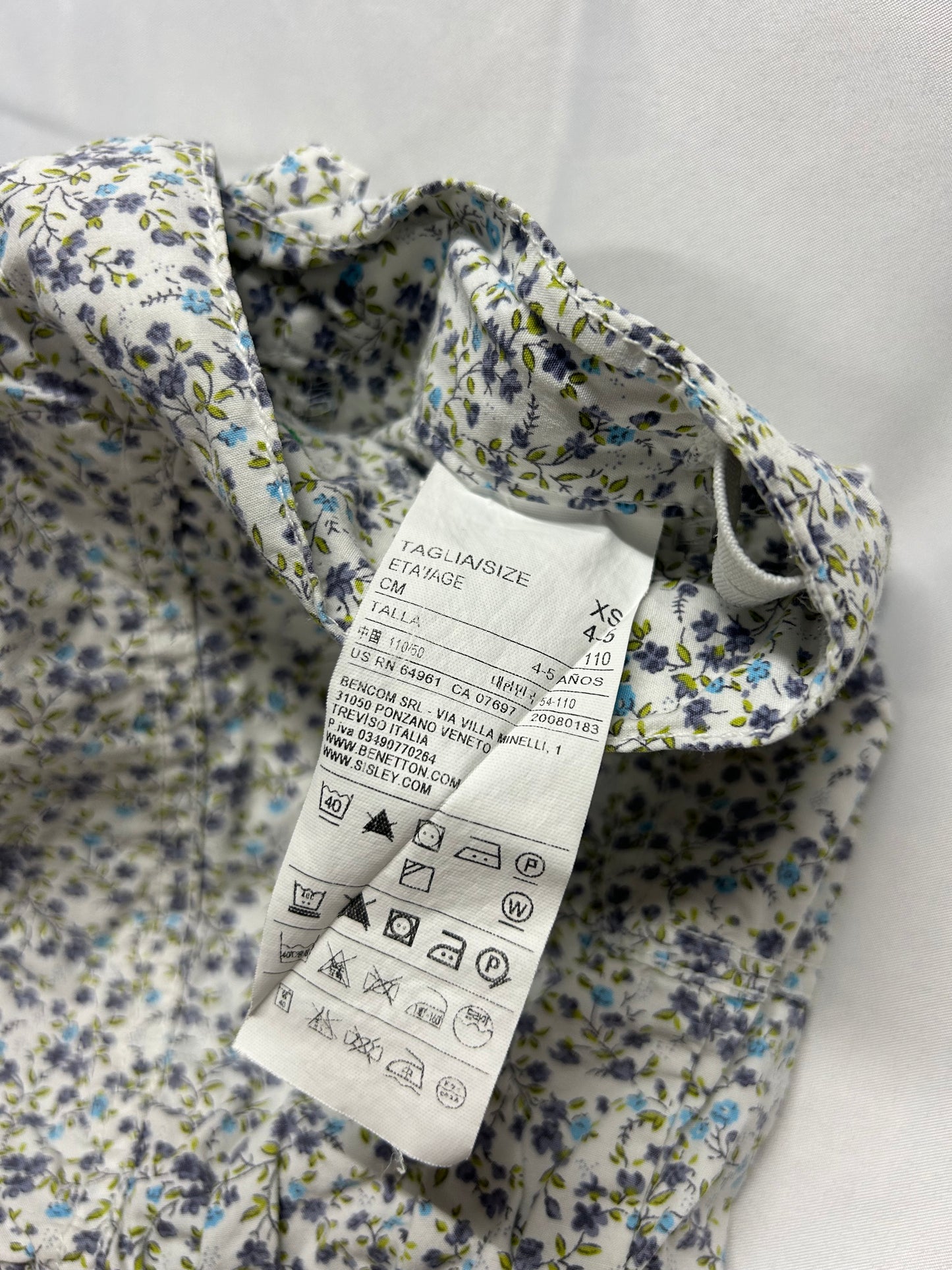 Kids 4-5 'United Colours' White w Black Flowery Shorts