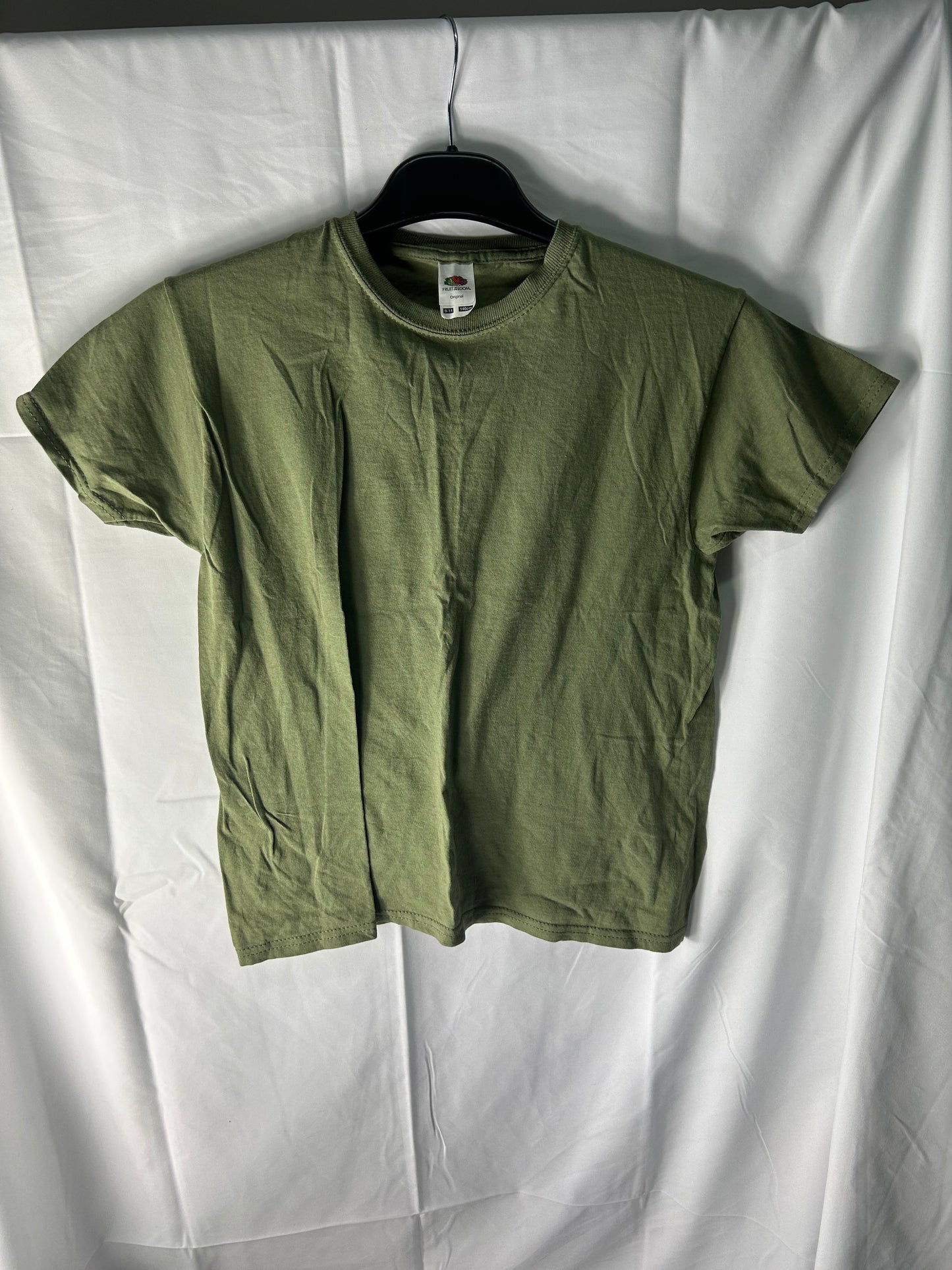 Kids age 9-11 - green ‘fruit of the loom’ T-shirt