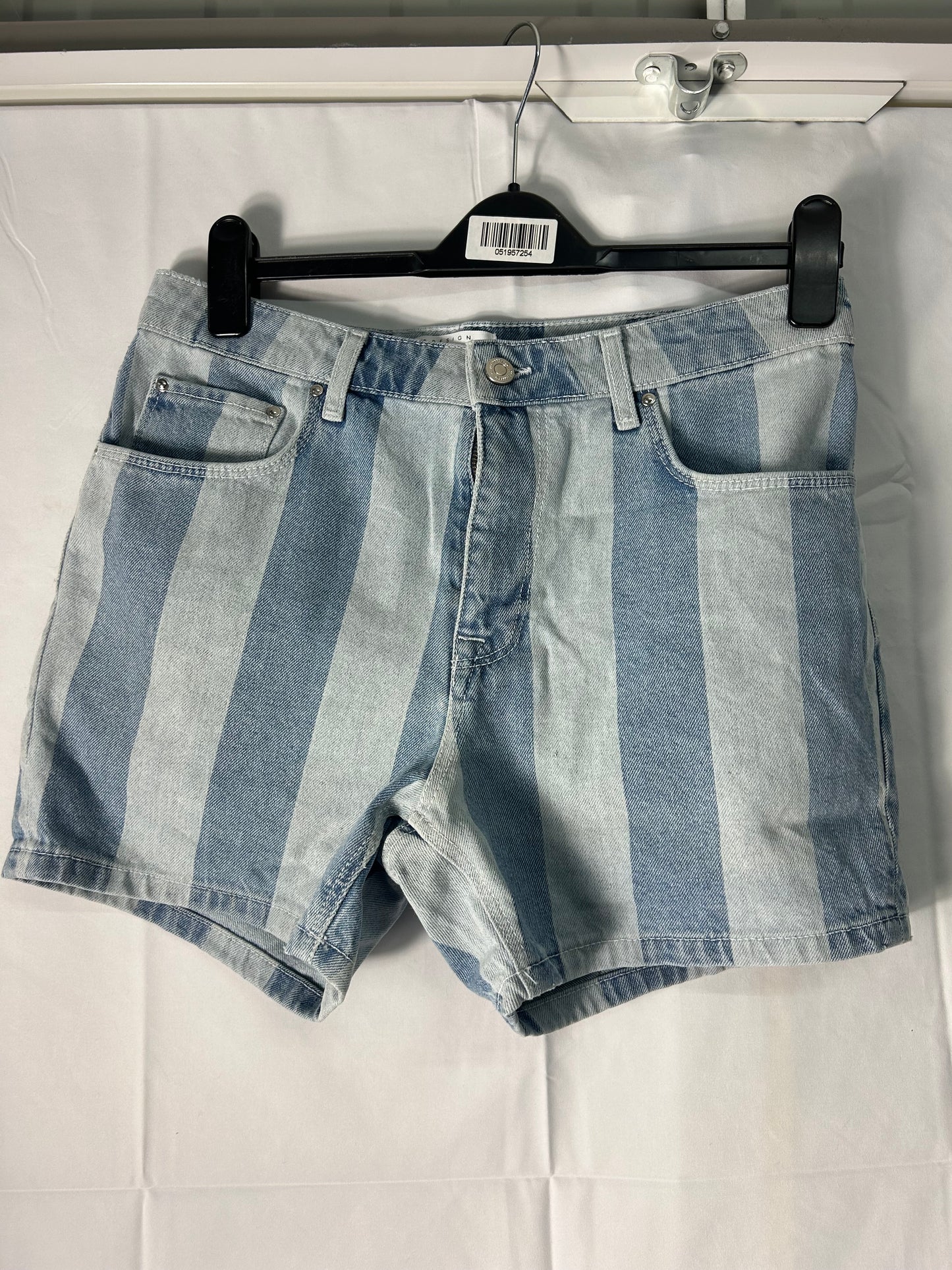 Men’s waist 32 - blue denim shorts