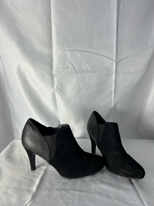 Ladies size 4 - ladies black heels / shoes