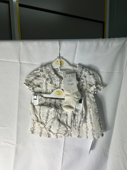 Kids 9-12 months - white daisy top and shorts and socks set George@Asda