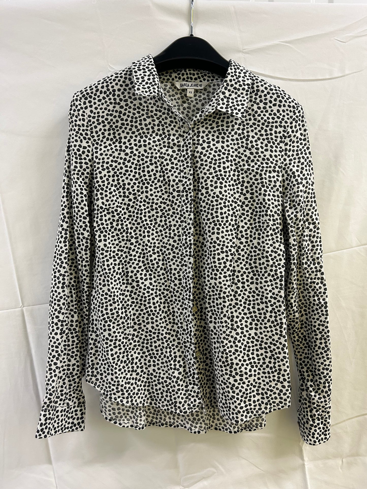 Ladies Size 6 Garcia Black and White Polka Dot Long Sleeve Top