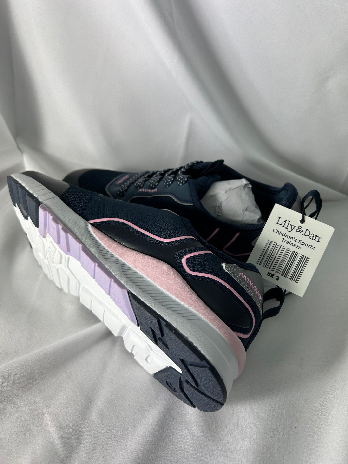 Kids trainers size 3