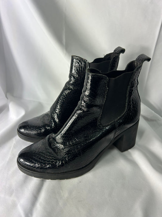Ladies shoes size 5 - black heeled boots