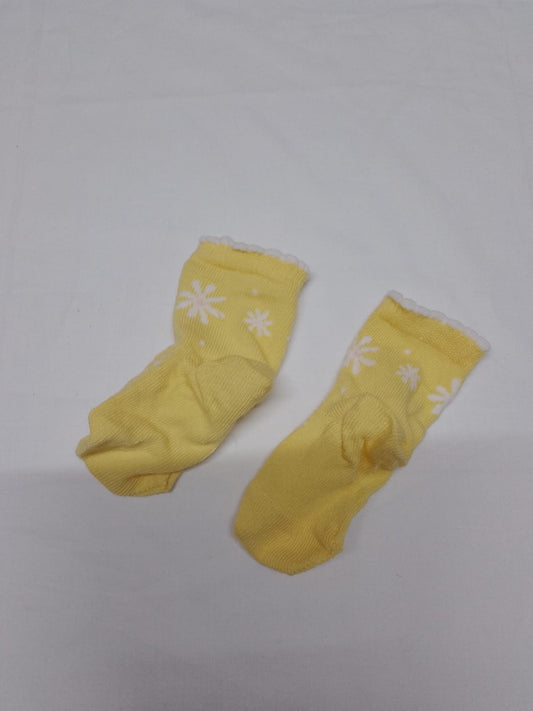 Baby 0-6 months yellow socks