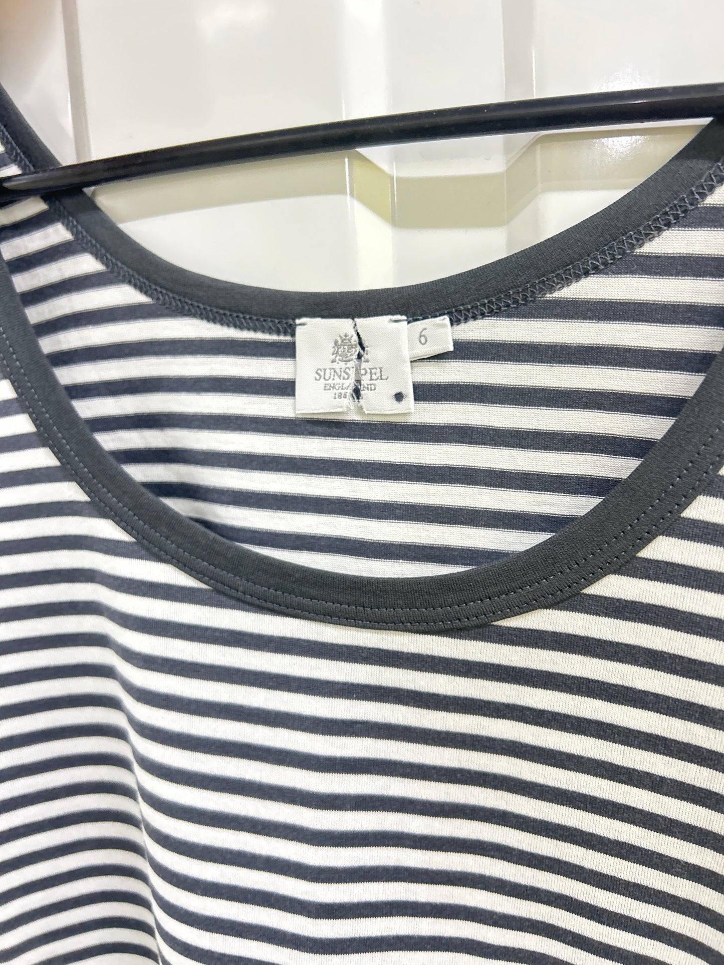 Ladies Size 6 Grey and White Sunspel Vest