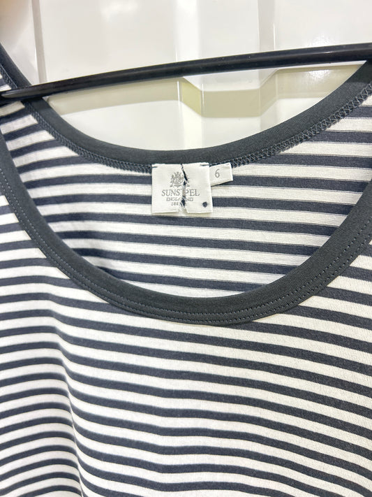 Ladies Size 6 Grey and White Sunspel Vest