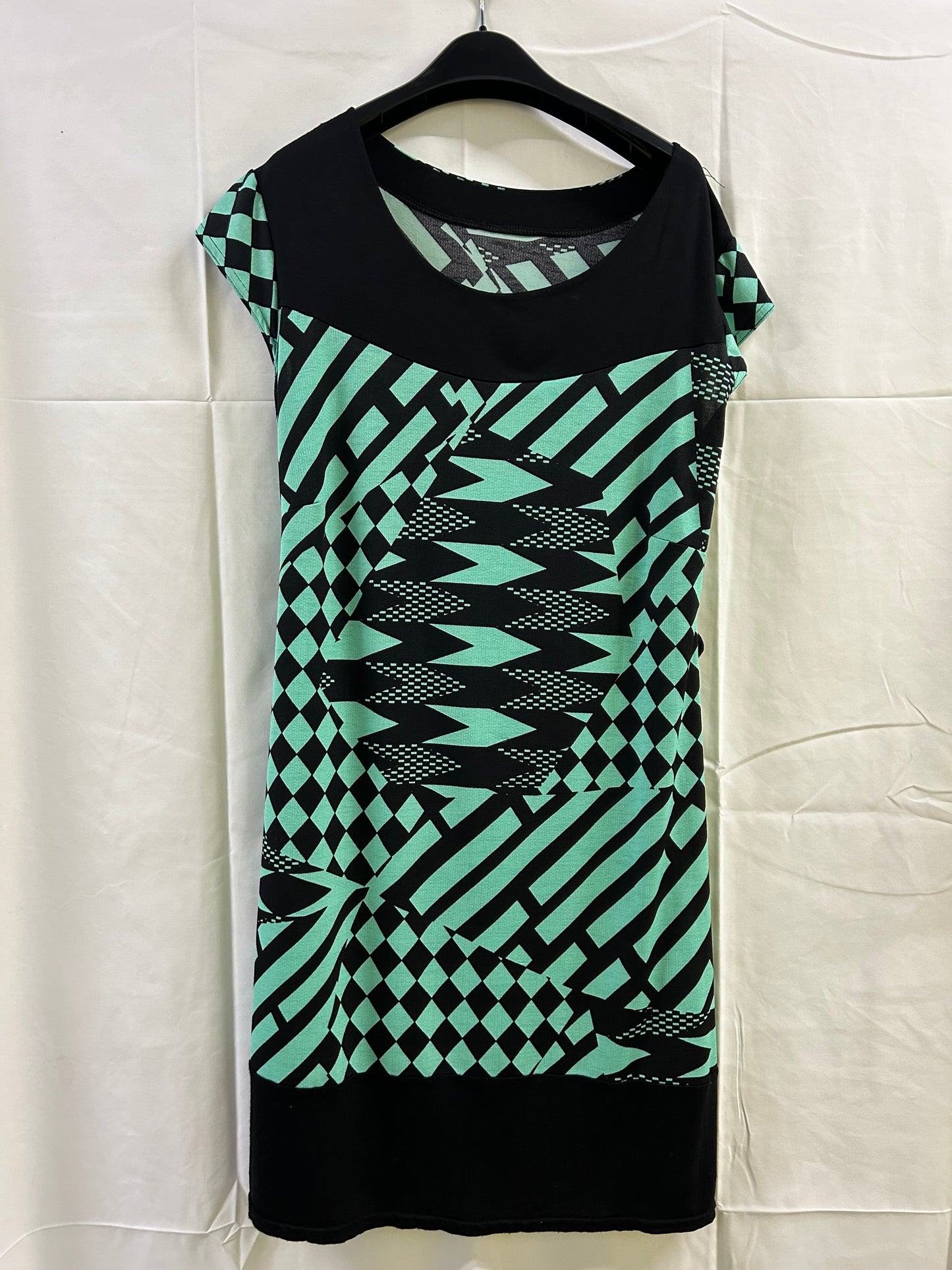 Ladies Size 10 Black and Mint Print Dress