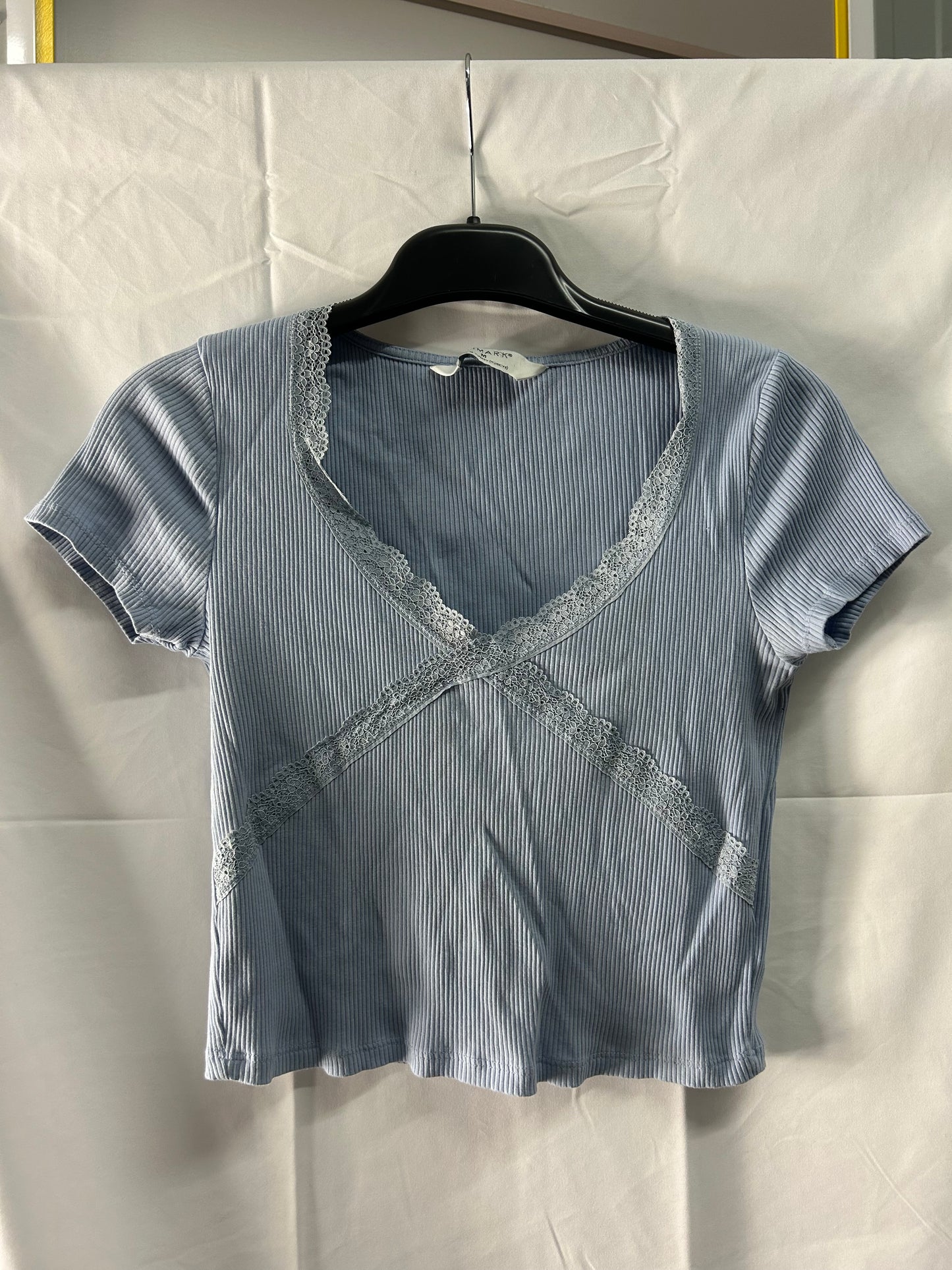 Ladies size medium (more like XS / S) - Primark Pale Blue Crop Top  l