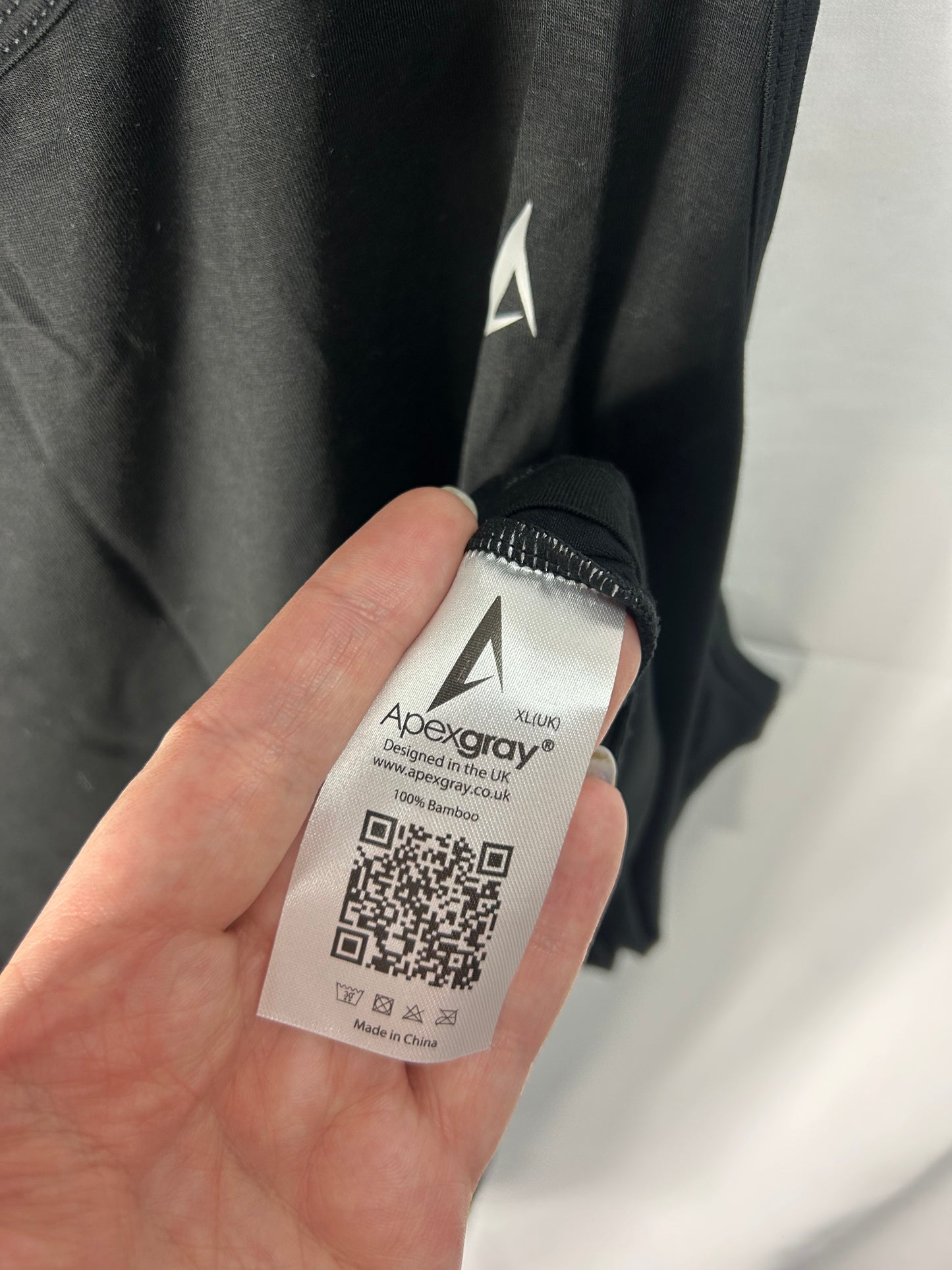 Men’s size XL - Black Apex Sports Vest