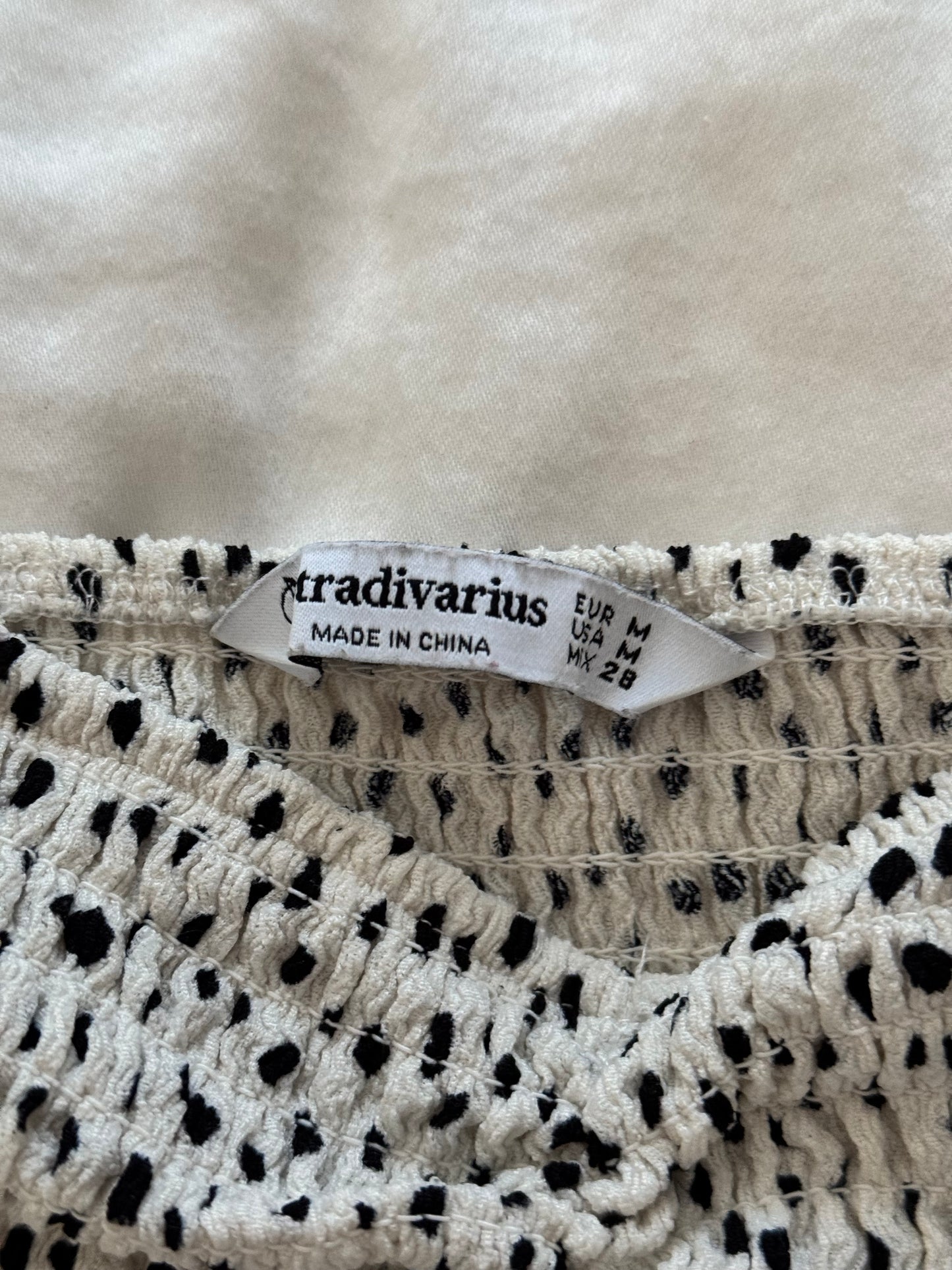 Ladies size medium - approx size 12 - Stradivarius - polka dot crop top - white with black spots