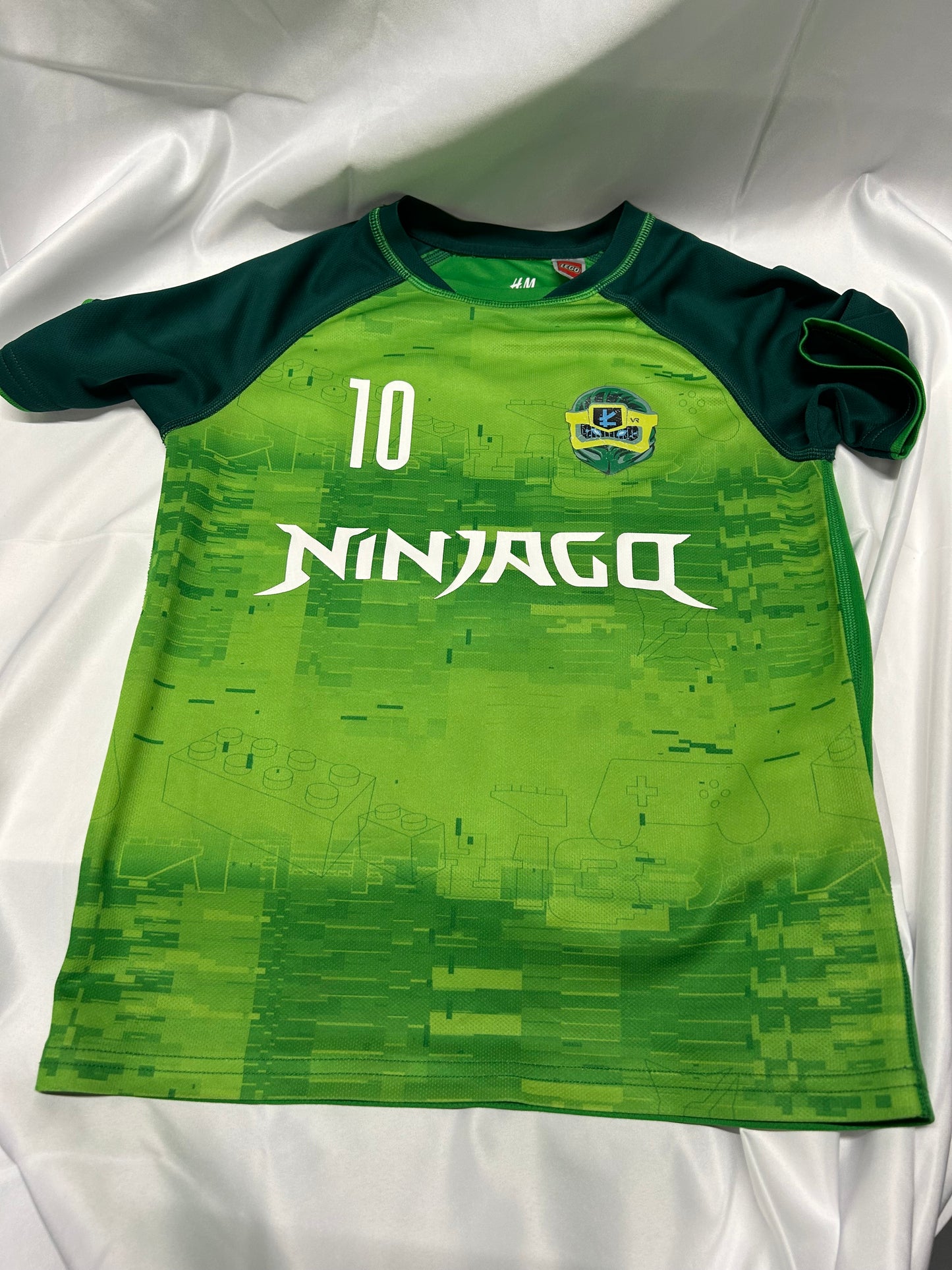 Kids Age 6-7 Green 'Ninjago' football tshirt