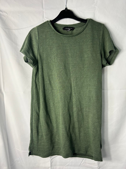 Ladies size 6 - Green long t-shirt