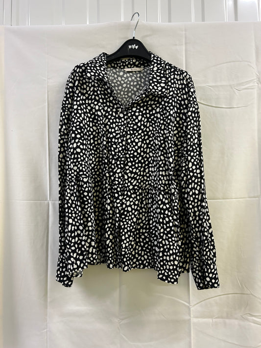 Ladies Size 18 TU Black and White Polka Dot Shirt