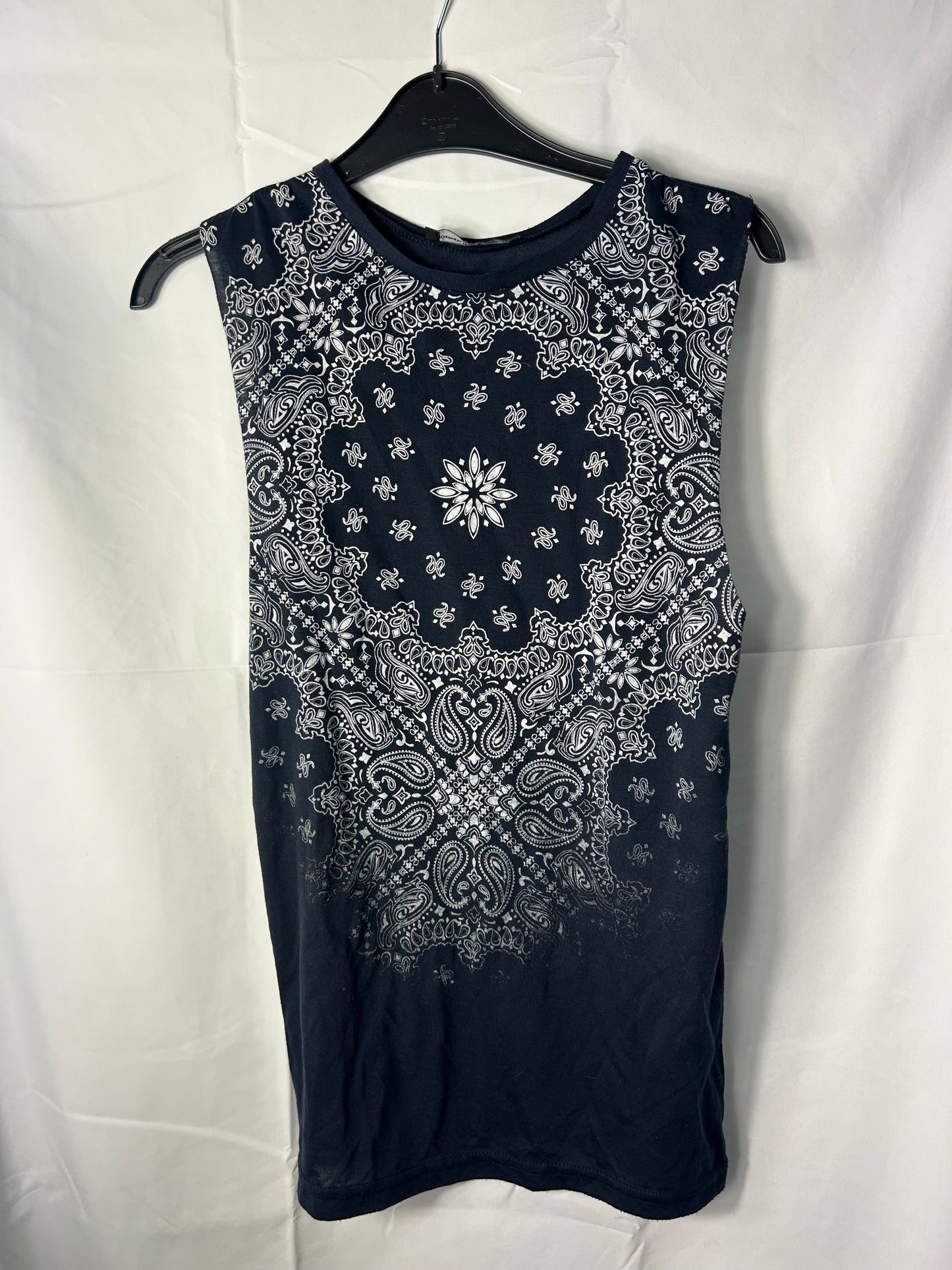 Ladies size 6 - Armosphere Navy paisley patterned vest top