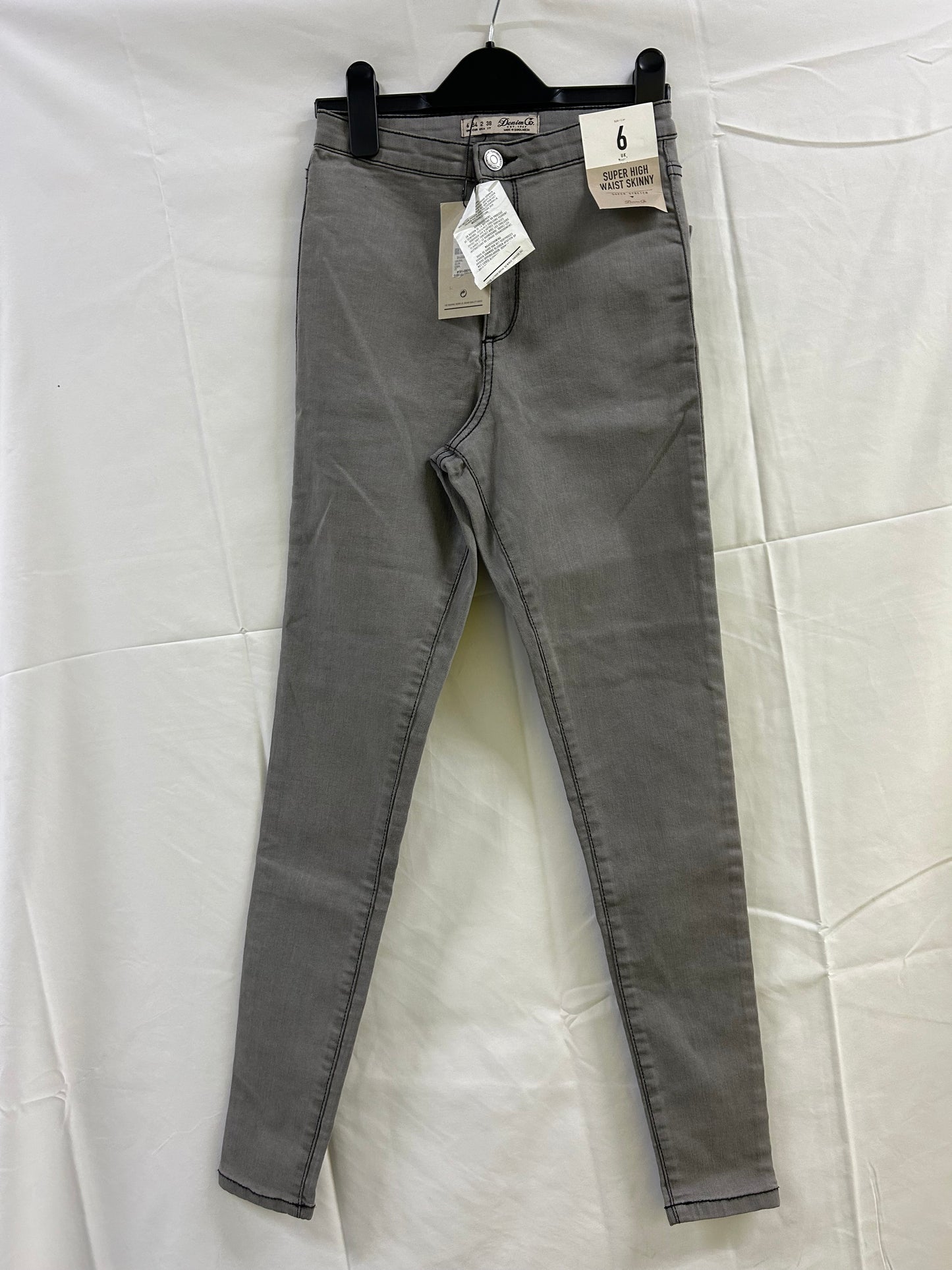 Ladies Size 6 Denim&Co Grey Jeans