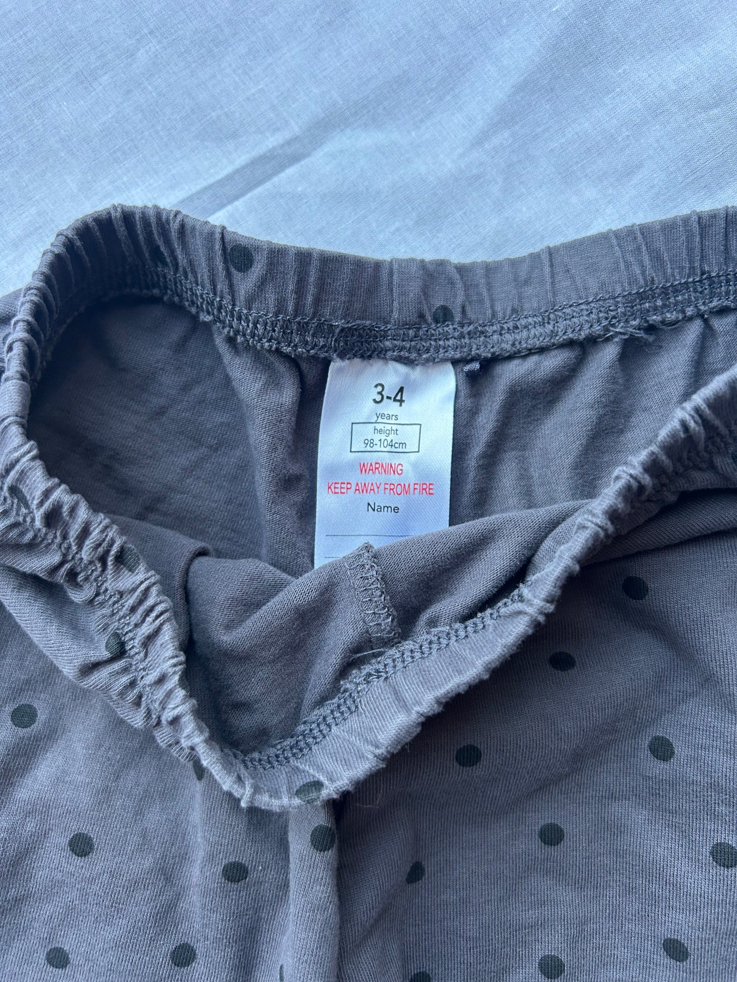 Kids Age 3-4 Grey with black spots shorts