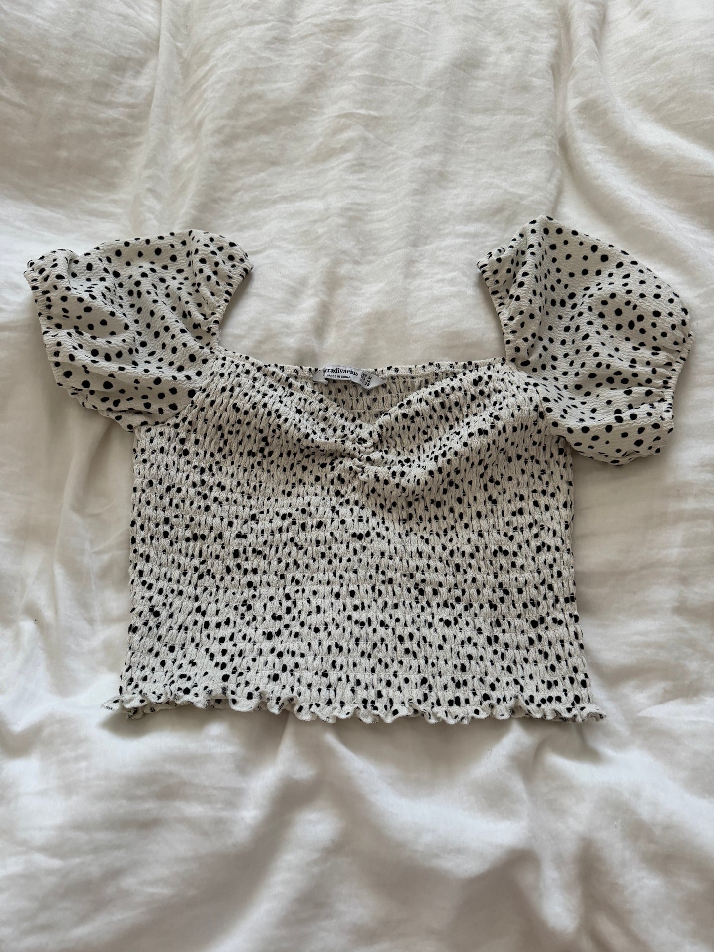 Ladies size medium - approx size 12 - Stradivarius - polka dot crop top - white with black spots