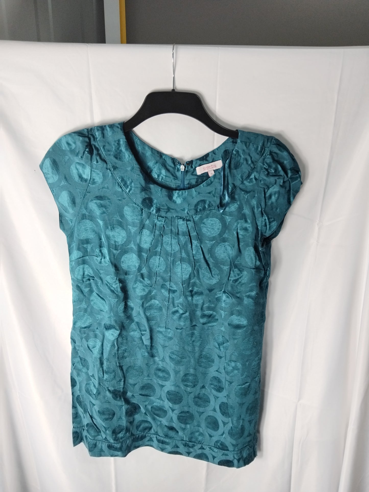 Ladies top - Butterfly blue circles top - Size 12