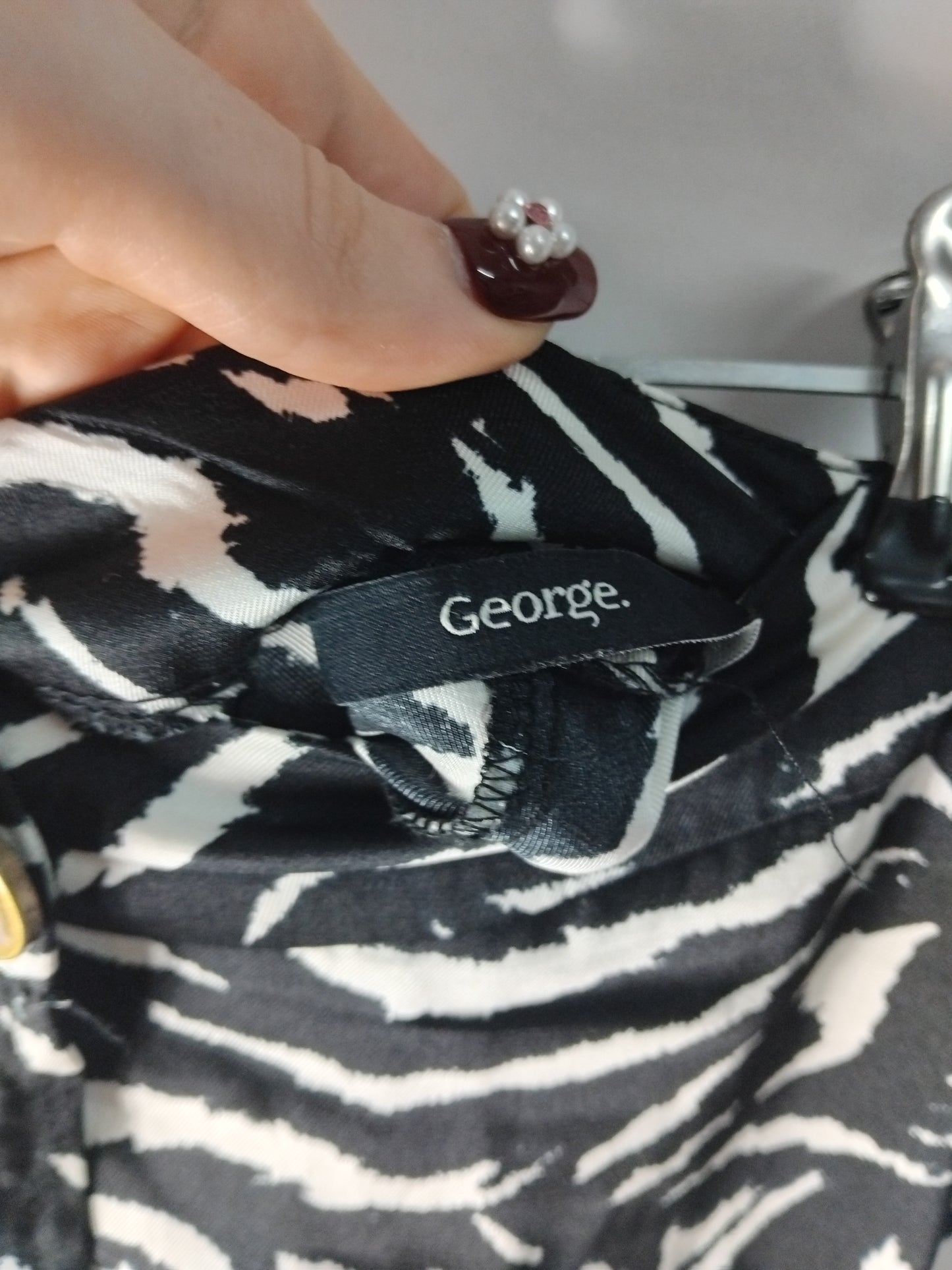 Ladies George Black Patterned skirt - est Size 14