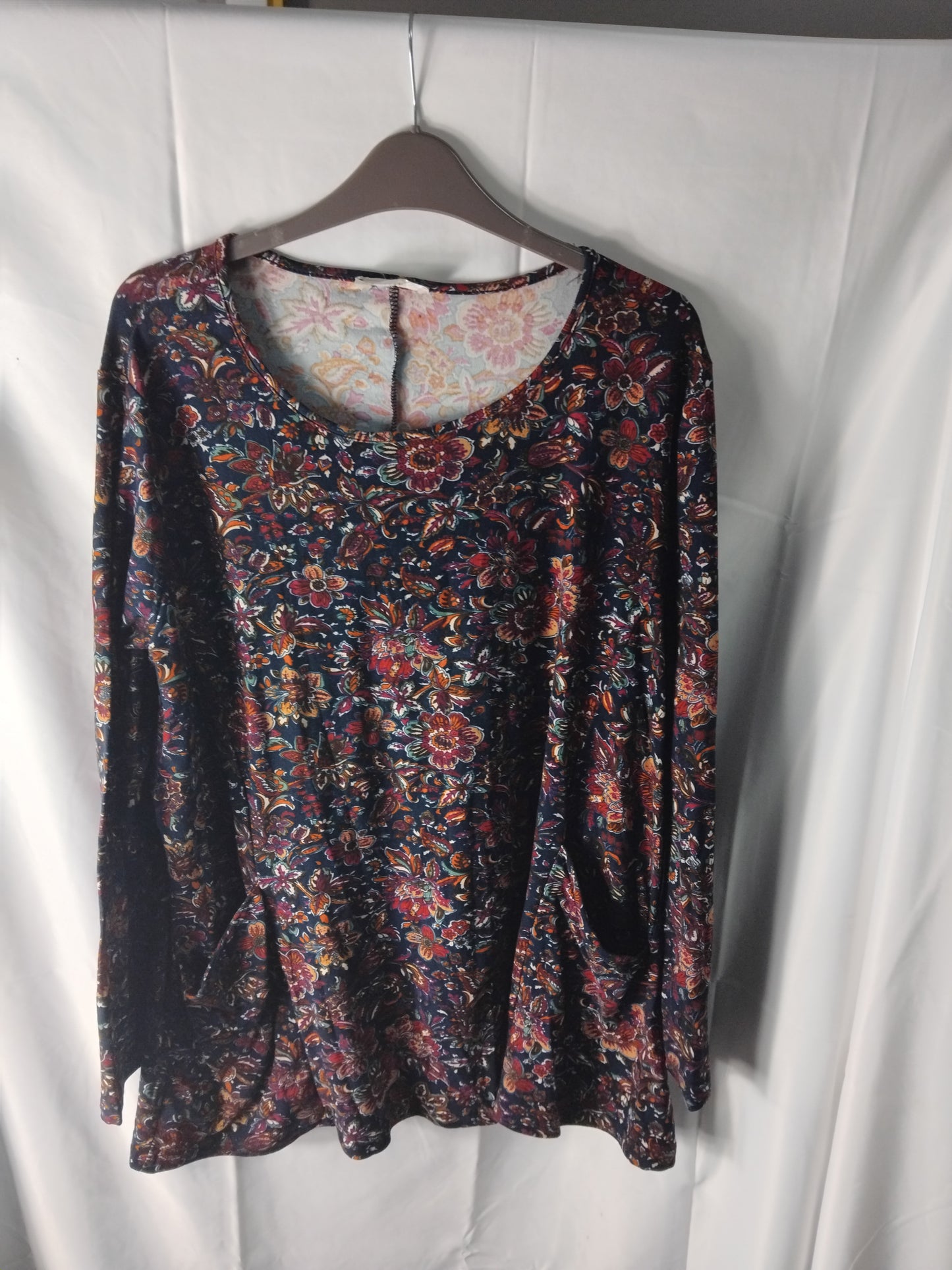 Ladies top Emilia floral blouse - Size L
