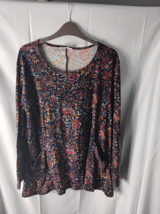 Ladies top Emilia floral blouse - Size L