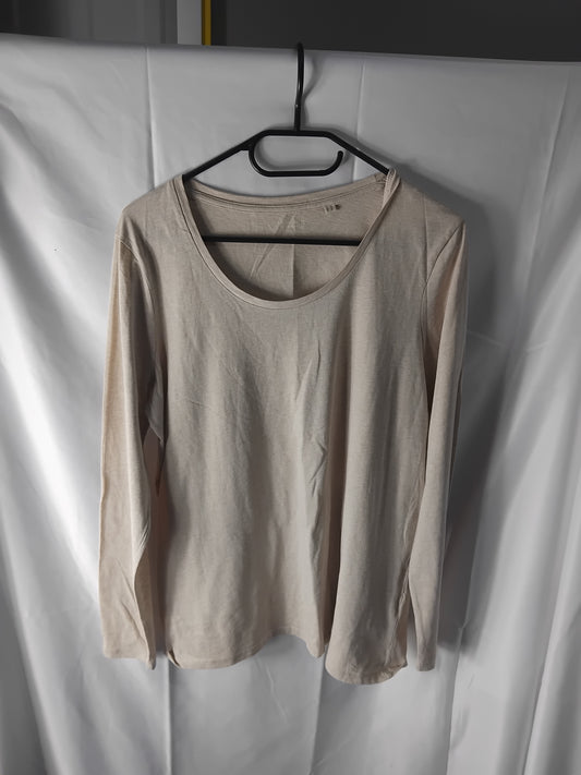 Ladies top beige long sleeved - Size 16