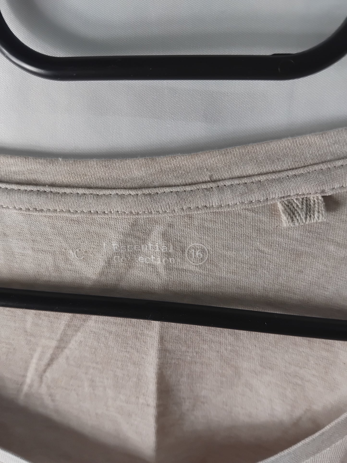 Ladies top beige long sleeved - Size 16