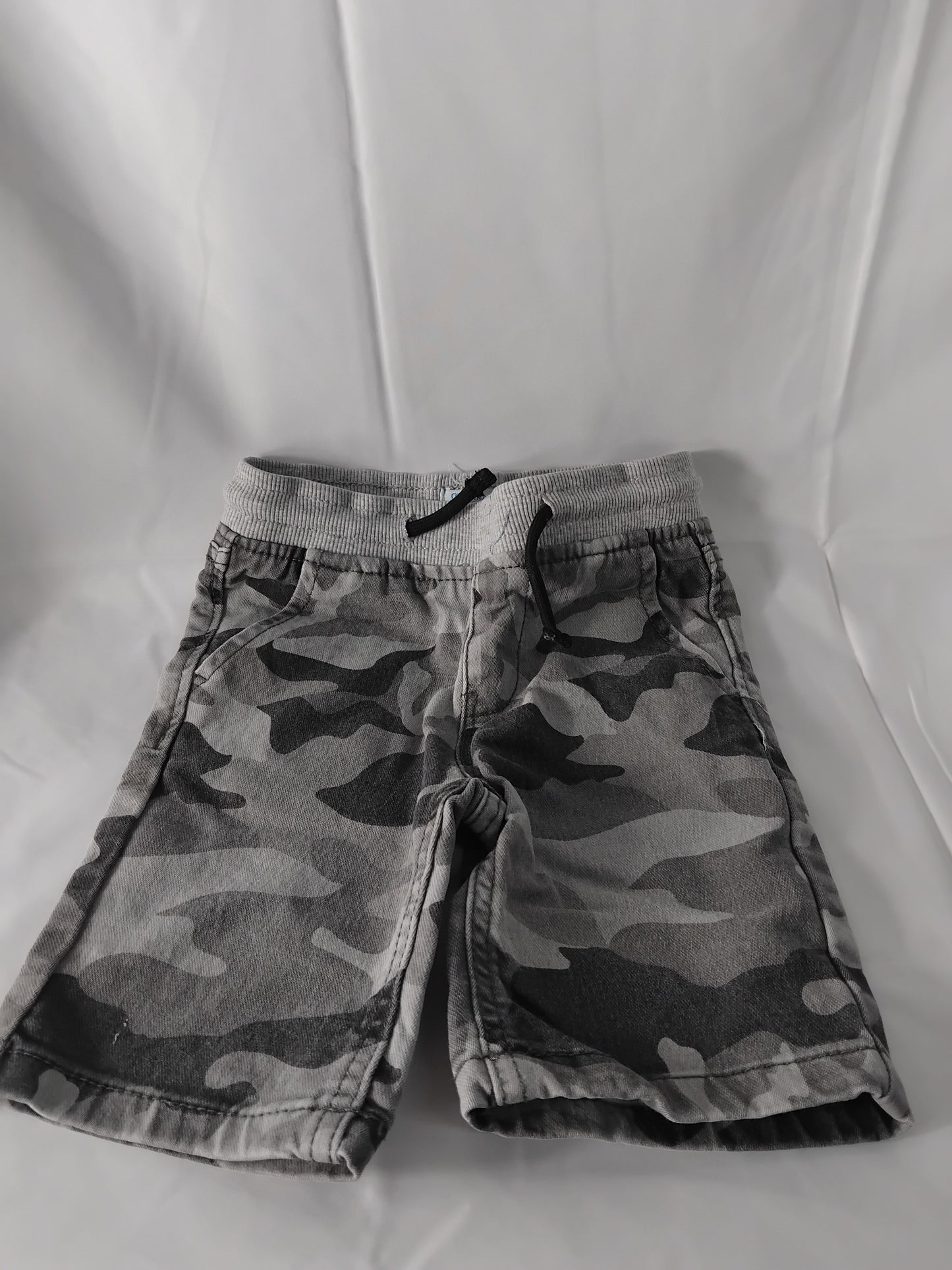 Kids age 2-3 years Primark grey camo shorts