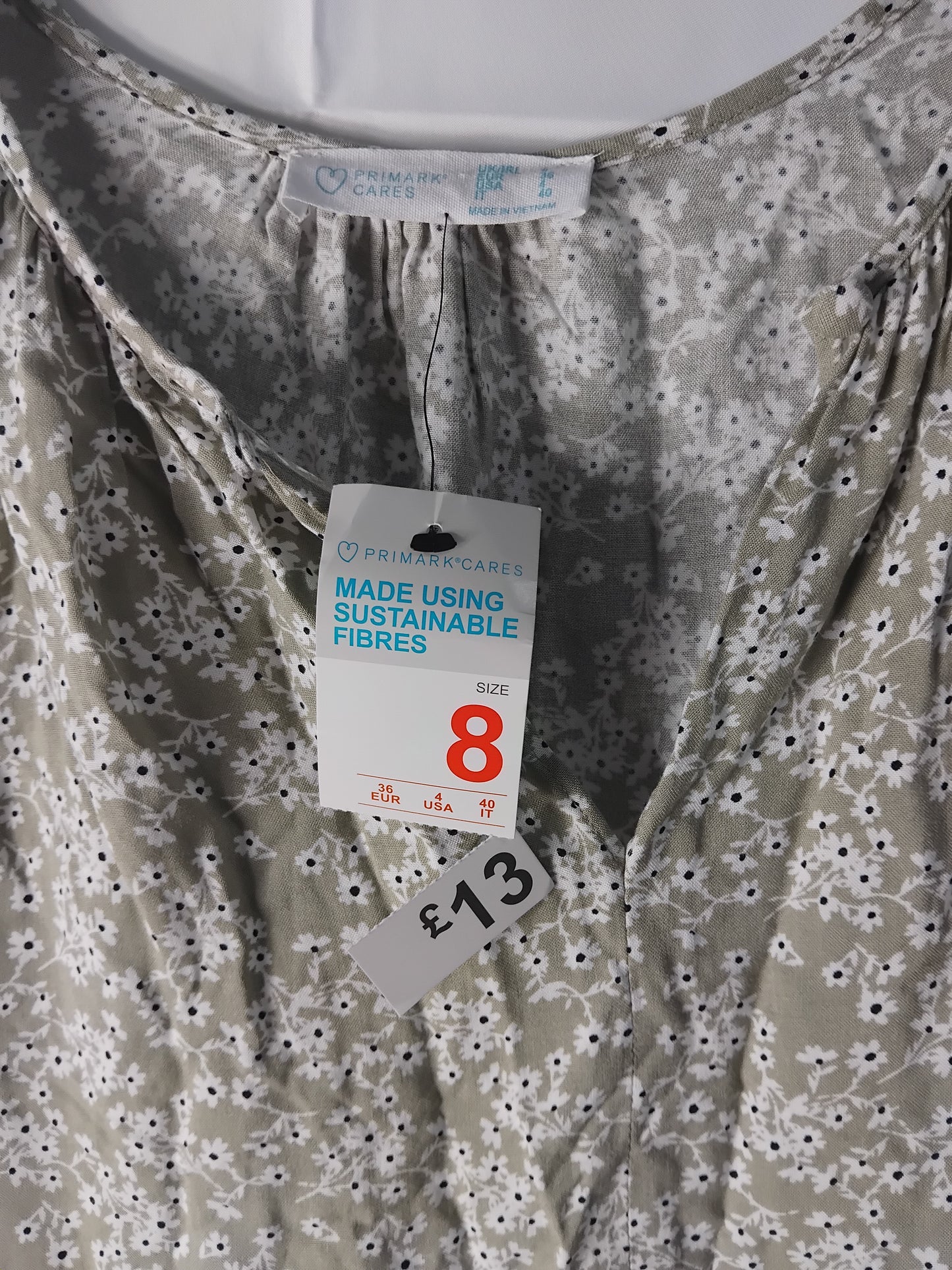 Ladies NEW Primark Green floral blouse - Size 8