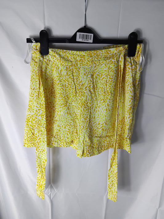 Ladies Shorts - Villa Yellow patterned shorts - Size 10