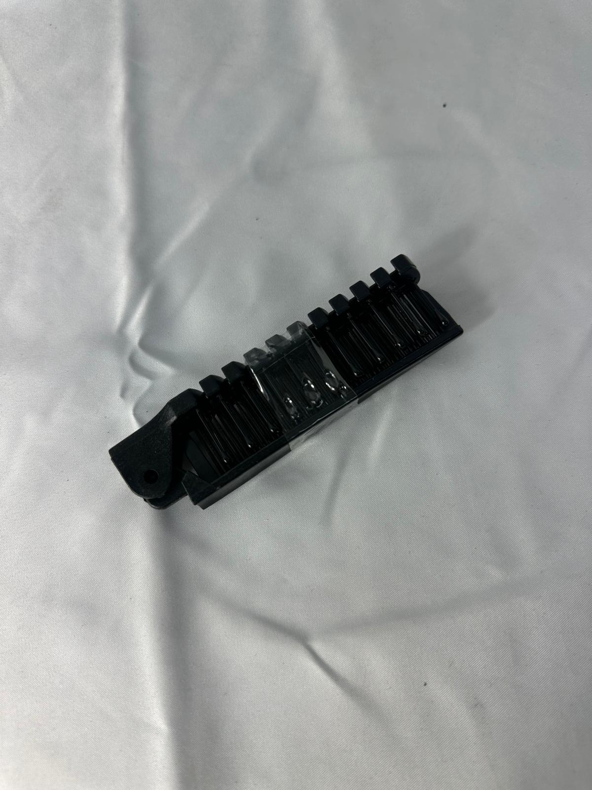 Hair claw clip - black