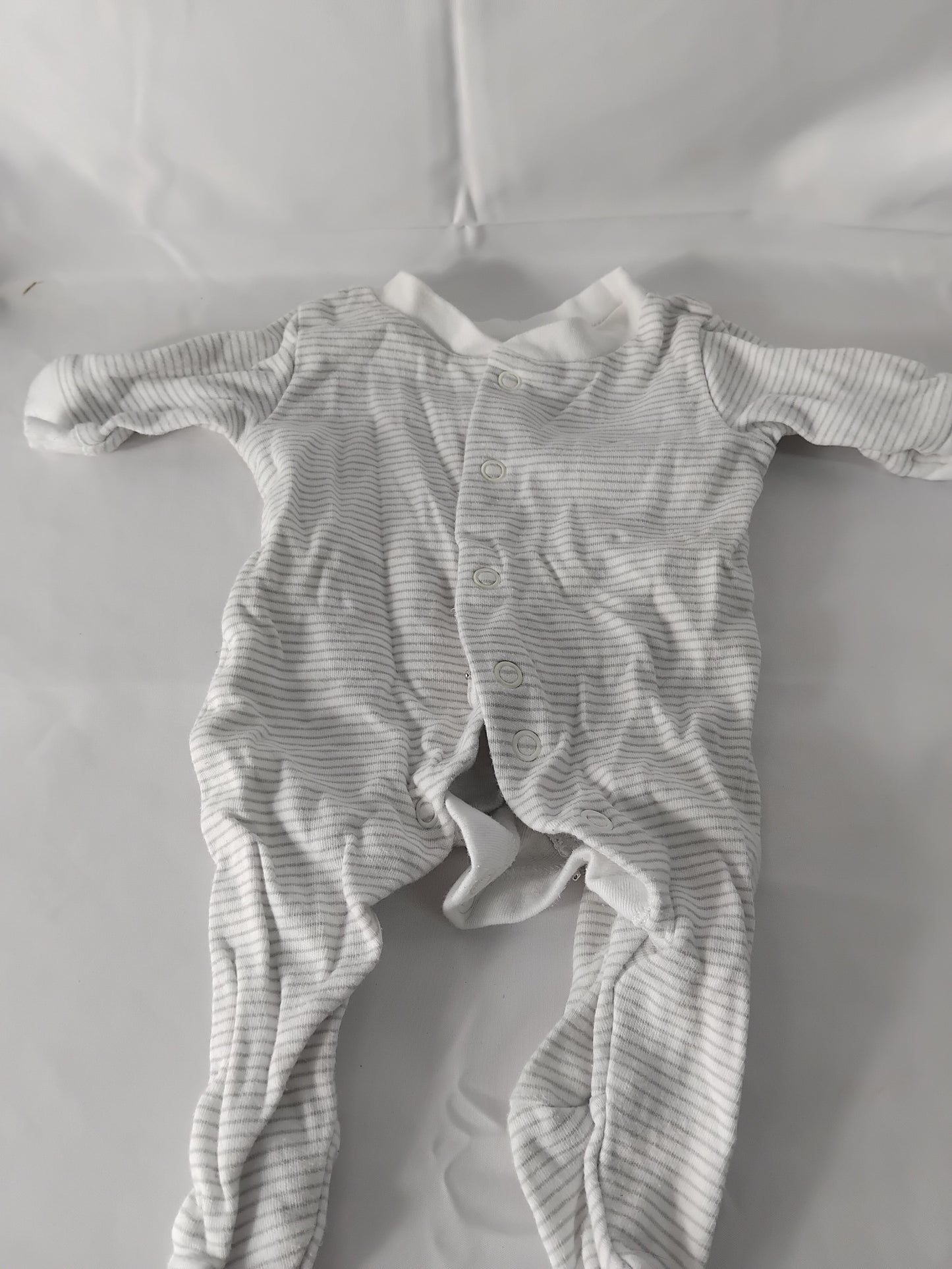 Babies (6lb / 2.7kg) White striped babygrow